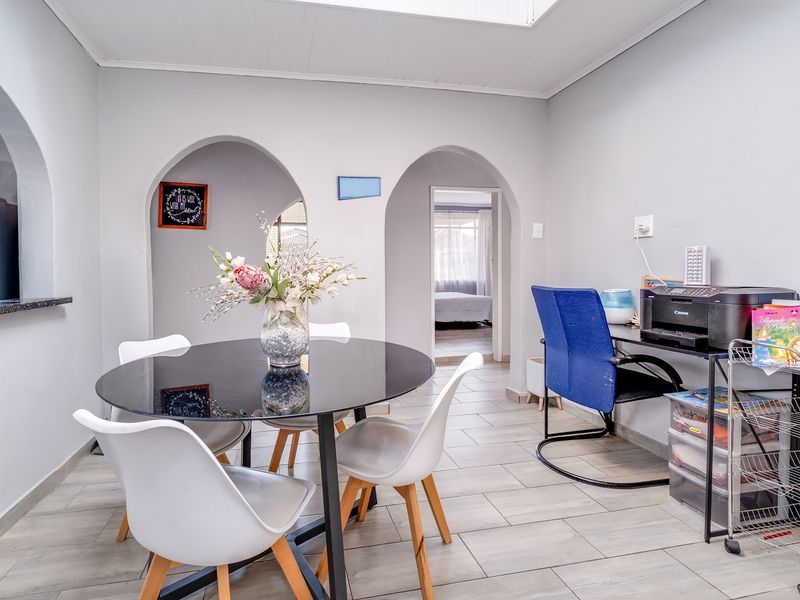 Three Bedroom Home With Two Bedroom Flatlet For Sale - Photo 6