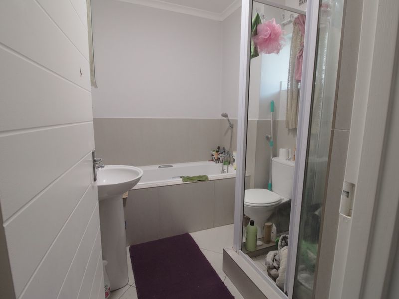 Apartment For Sale in Buh Rein Estate, Kraaifontein - Photo 4