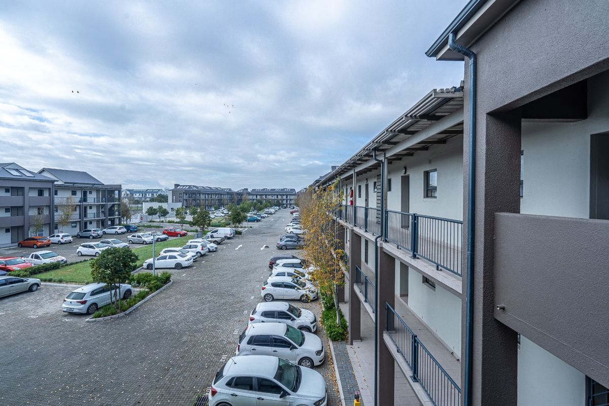 Apartment For Sale in Buh Rein Estate, Kraaifontein - Photo 2