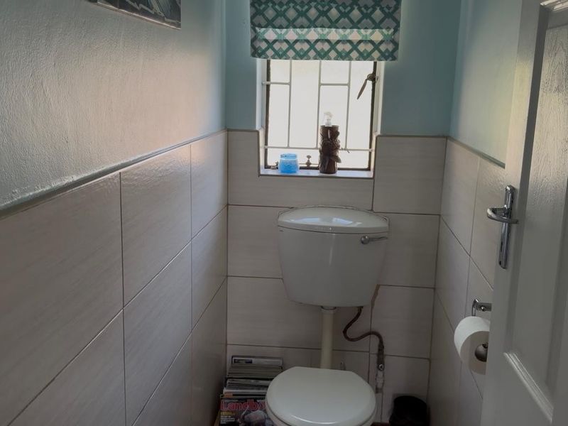 Modern Family Living in Prestigious Arbor Park, Tzaneen - Photo 9