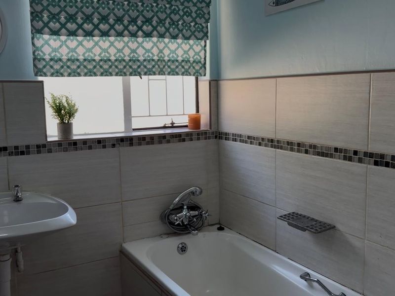 Modern Family Living in Prestigious Arbor Park, Tzaneen - Photo 8