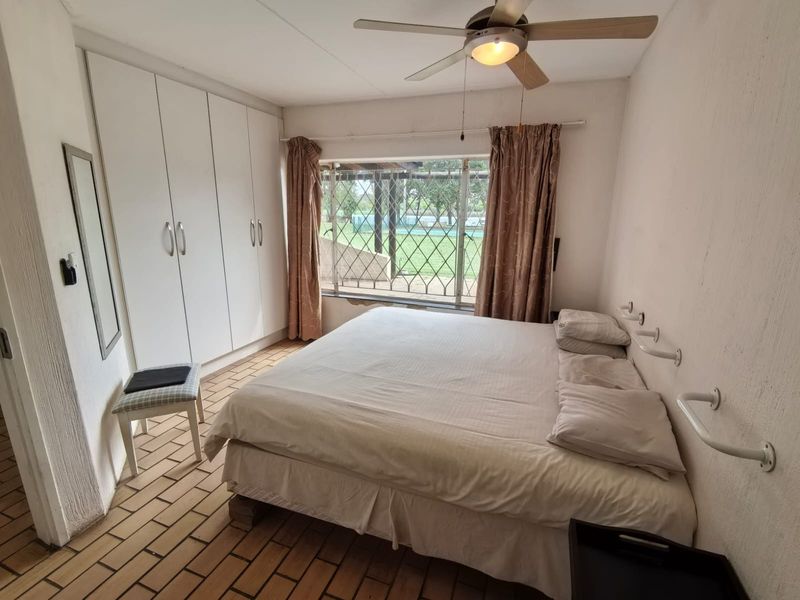 Two river front 3 bedroom units for sale in a share block. - Photo 7