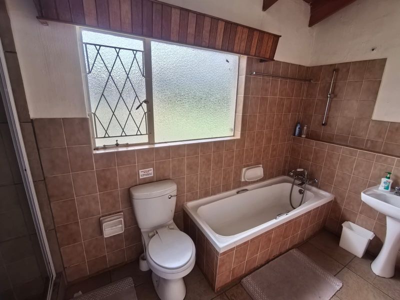 Two river front 3 bedroom units for sale in a share block. - Photo 10