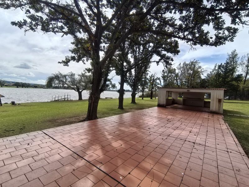 Two river front 3 bedroom units for sale in a share block. - Photo 4