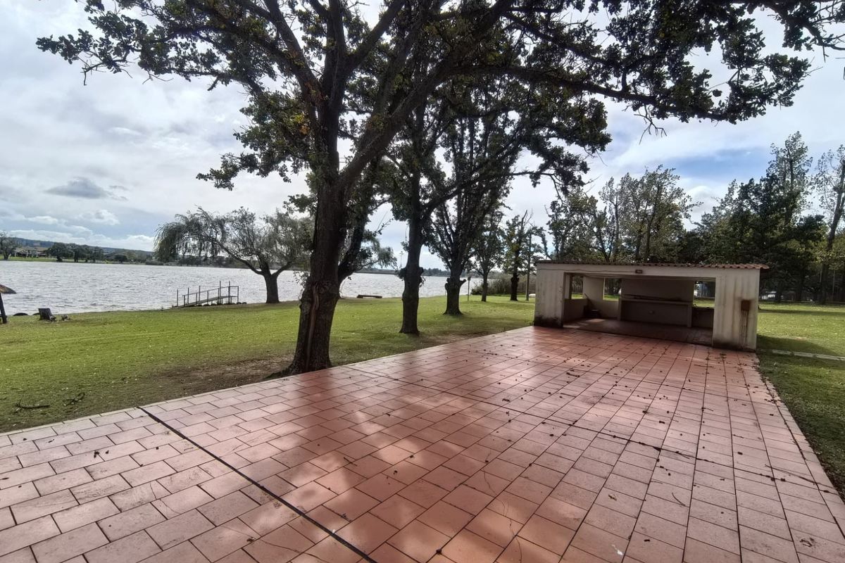 Two river front 3 bedroom units for sale in a share block. - Photo 4