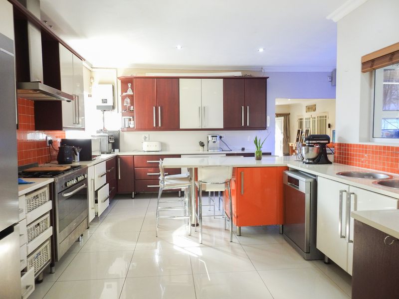 6 bedroom Gem For Sale in Denneburg, Paarl - Photo 10