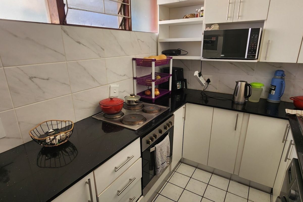 3 Bedroom Apartment For Sale in Sunnyside, Pretoria - Photo 4