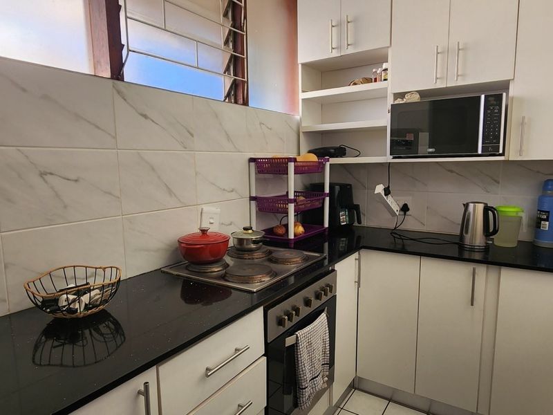 3 Bedroom Apartment For Sale in Sunnyside, Pretoria - Photo 5