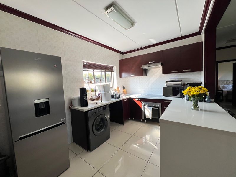 2 Bedroom Apartment For Sale in Summerset - Photo 8