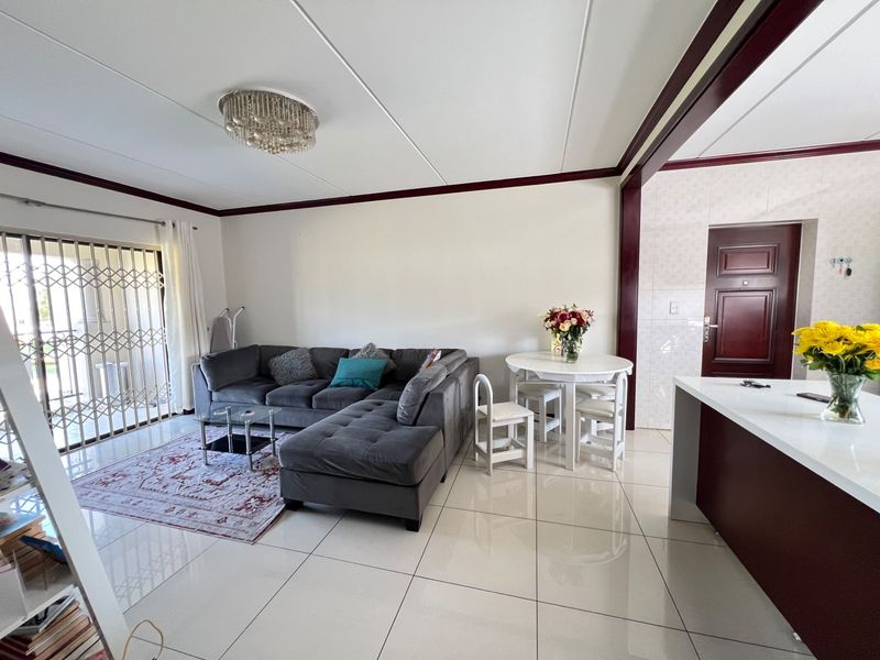 2 Bedroom Apartment For Sale in Summerset - Photo 4