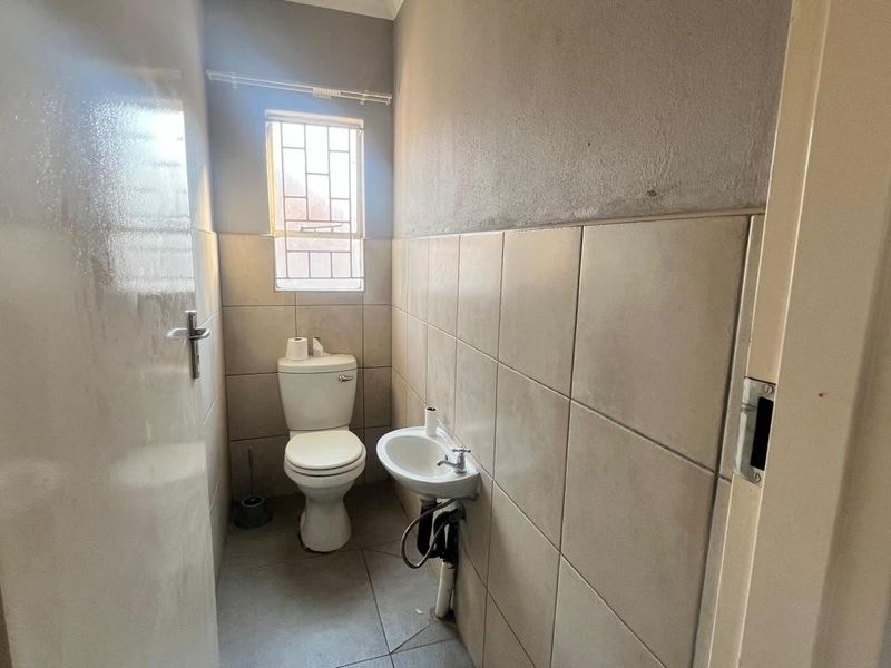 3 Bedroom House in Southern Gateway - Photo 7