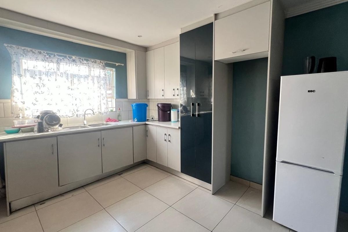 3 Bedroom House in Southern Gateway - Photo 5