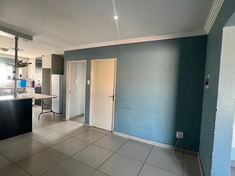3 Bedroom House in Southern Gateway - Photo 4