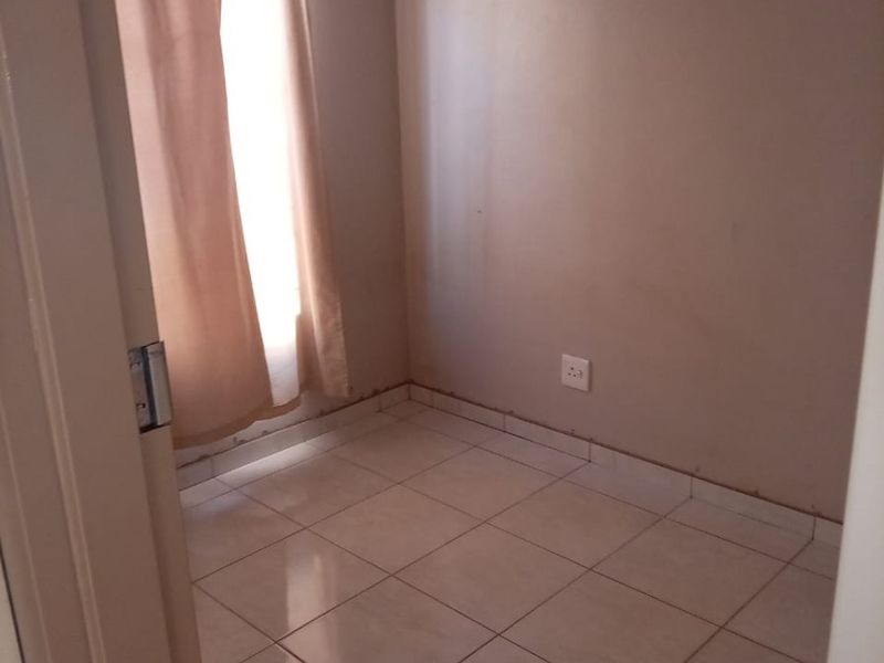 2 Bedroom house For Sale in Gemvalley, Mahube - Photo 10