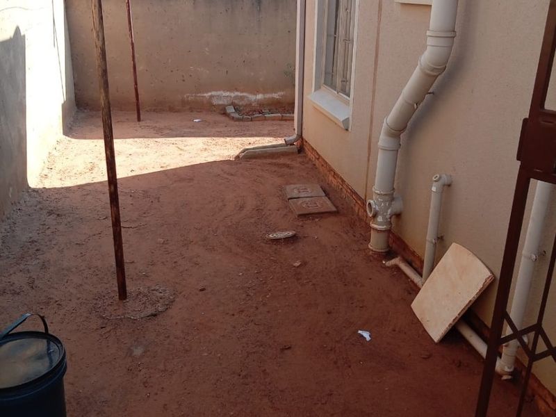 2 Bedroom house For Sale in Gemvalley, Mahube - Photo 4
