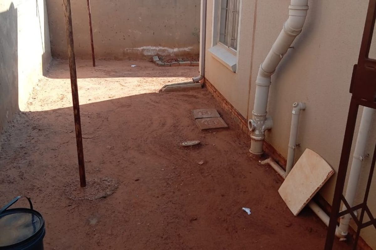 2 Bedroom house For Sale in Gemvalley, Mahube - Photo 4