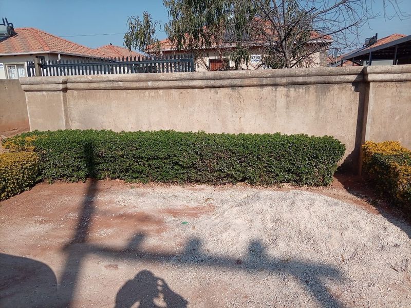 2 Bedroom house For Sale in Gemvalley, Mahube - Photo 2
