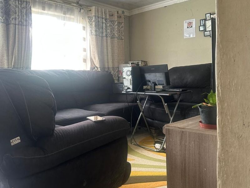 House For Sale in Mdantsane, East London - Photo 8
