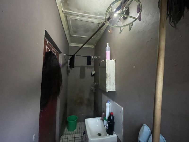 Studio Investment Opportunity in the Heart of Mowbray - Photo 10