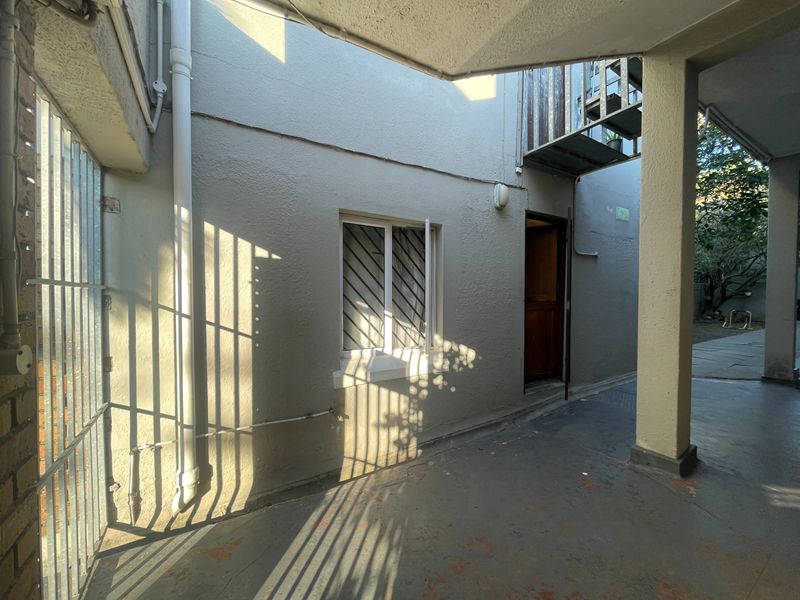 Studio Investment Opportunity in the Heart of Mowbray - Photo 3
