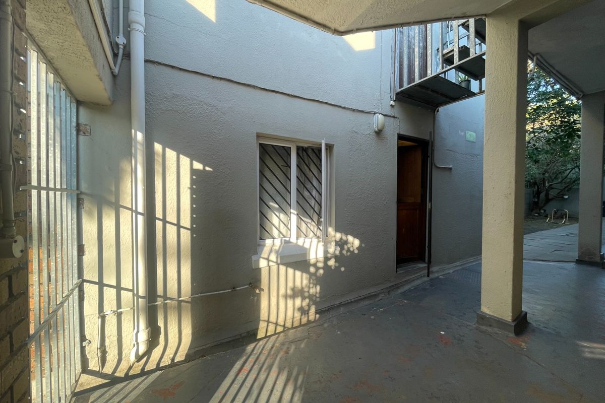 Studio Investment Opportunity in the Heart of Mowbray - Photo 3
