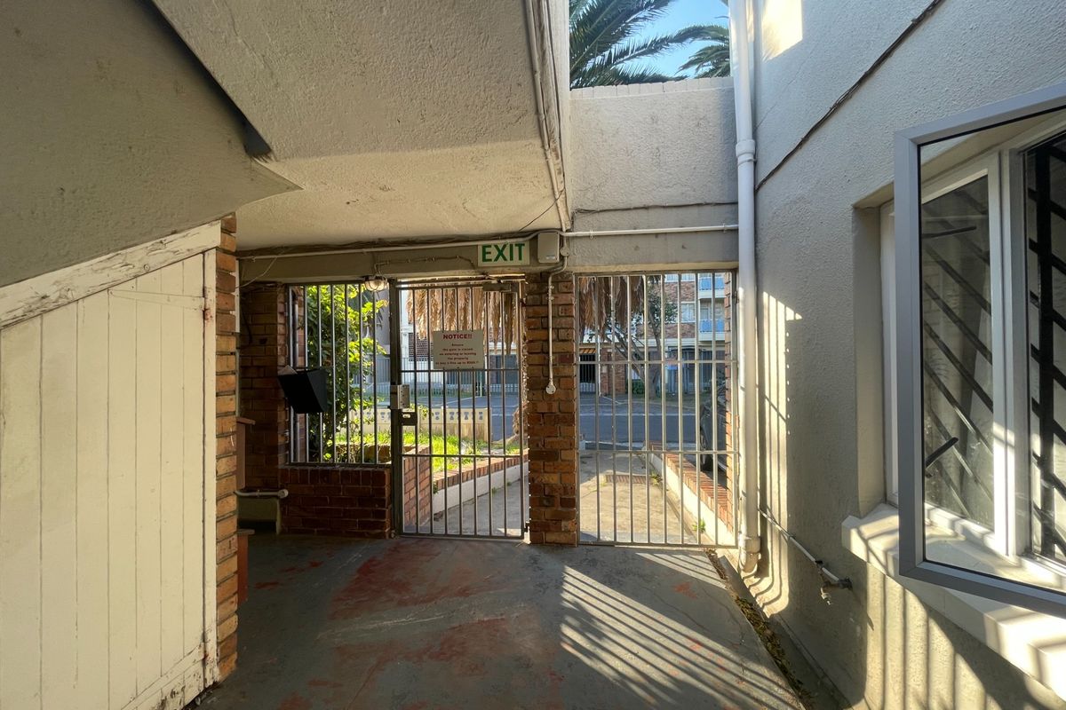 Studio Investment Opportunity in the Heart of Mowbray - Photo 5