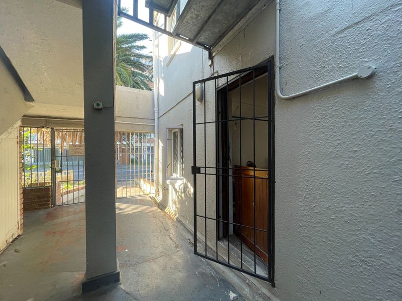 Studio Investment Opportunity in the Heart of Mowbray - Photo 4