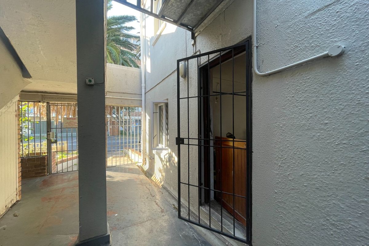 Studio Investment Opportunity in the Heart of Mowbray - Photo 4
