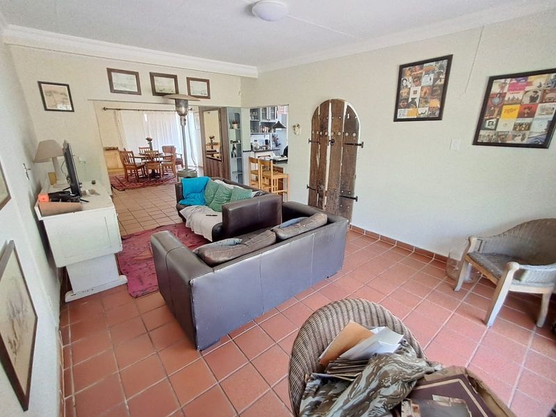 4 Bedroom House For Sale in Doringkloof Centurion Gauteng - Photo 4