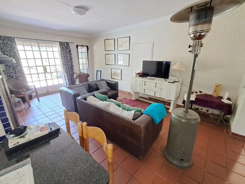 4 Bedroom House For Sale in Doringkloof Centurion Gauteng - Photo 5