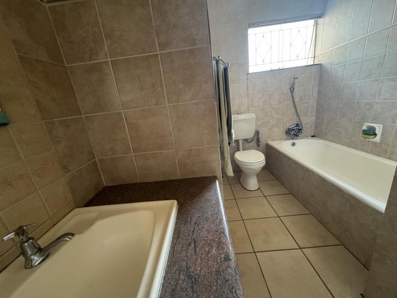 House For Sale in Witpoortjie, Roodepoort - Photo 10