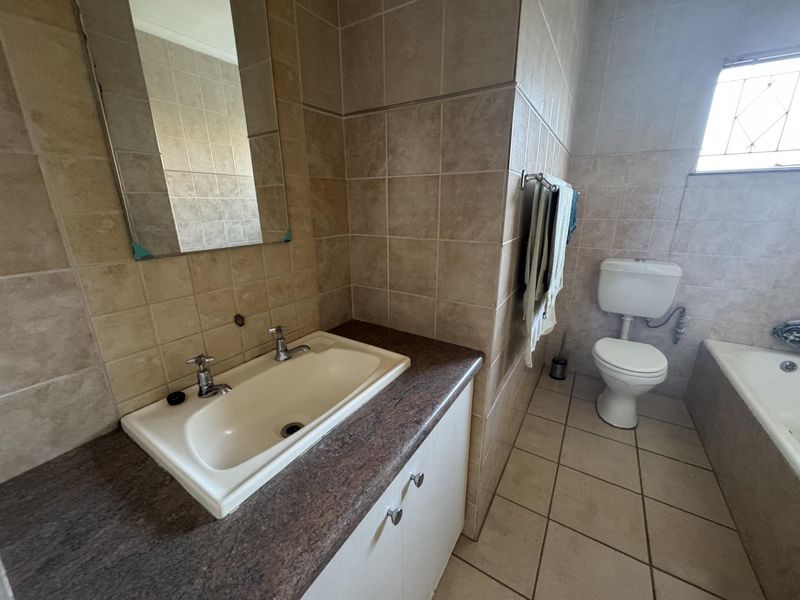 House For Sale in Witpoortjie, Roodepoort - Photo 9
