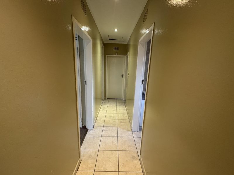 House For Sale in Witpoortjie, Roodepoort - Photo 8