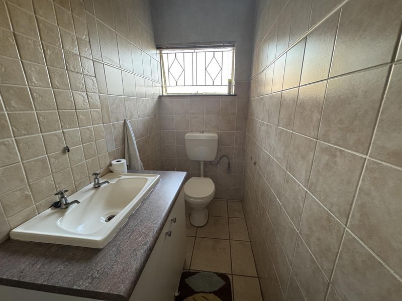 House For Sale in Witpoortjie, Roodepoort - Photo 7
