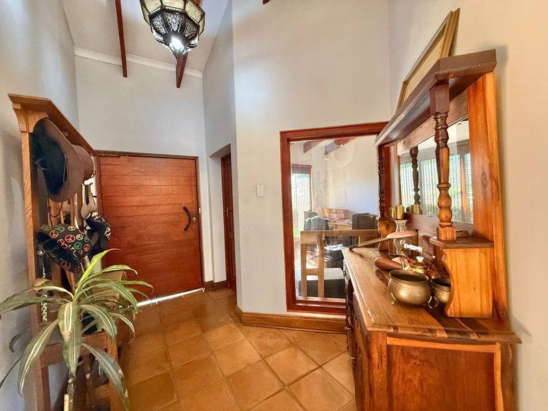 MODERN 4 BEDROOM HOUSE FOR THE ENTERTAINER IN NEWLANDS - Photo 5
