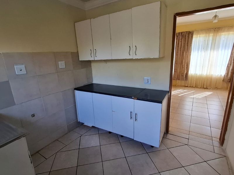 Cottage To Rent in President Park, Midrand - Photo 3