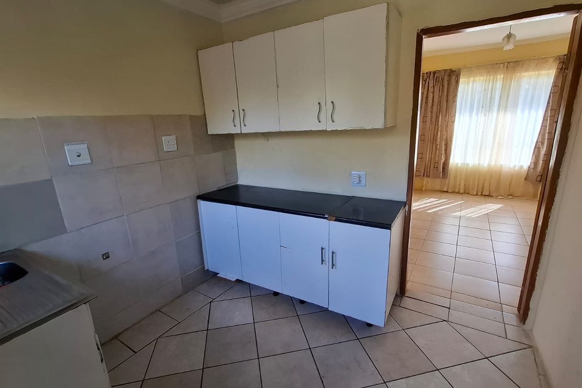 Cottage To Rent in President Park, Midrand - Photo 3