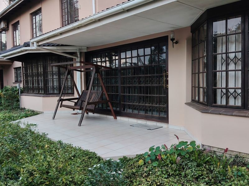 Deceptively magnificent 4 bedroom home - Photo 4