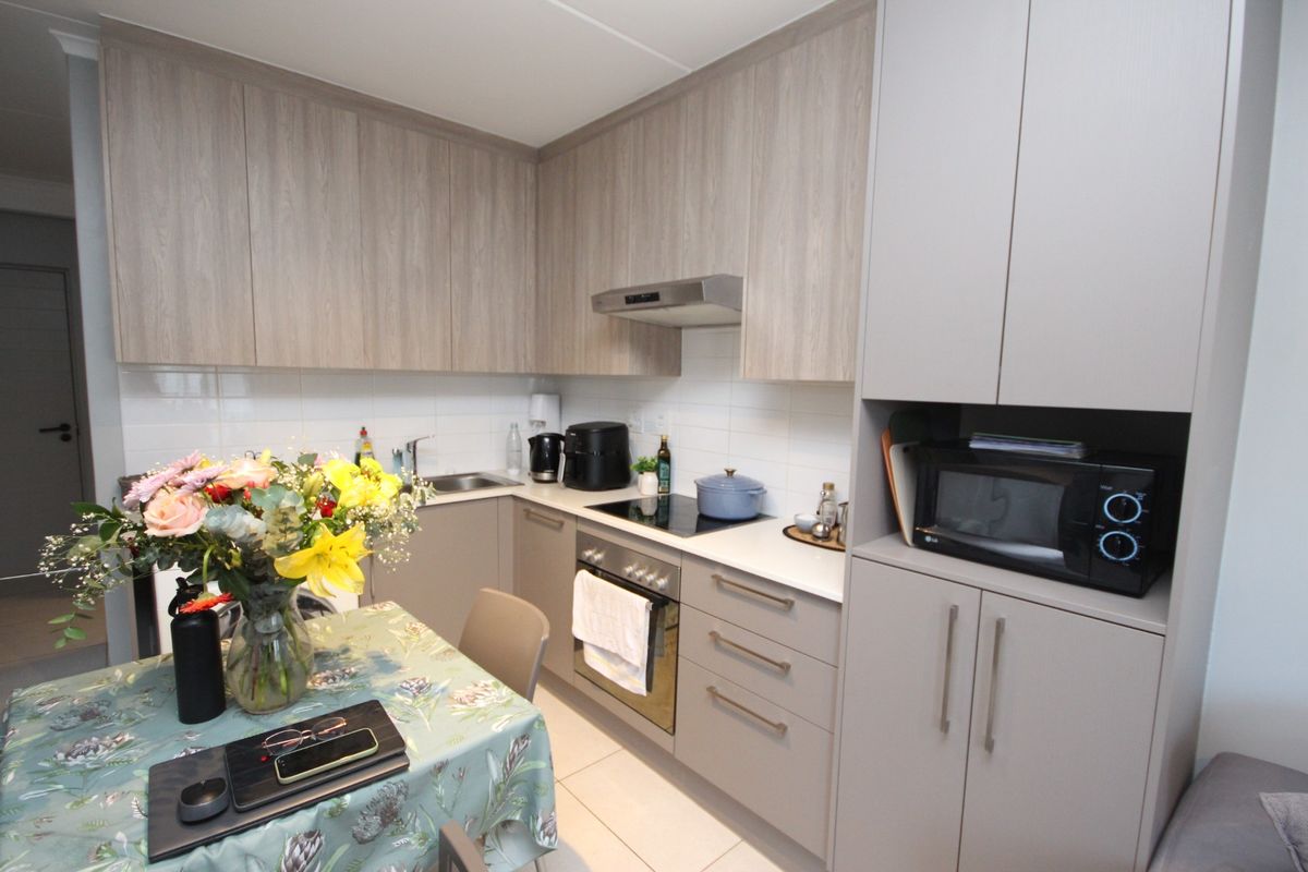 Ground Floor Apartment - Pet Friendly - Sonstraal Heights - Photo 2