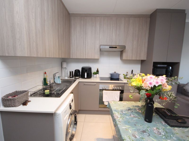 Ground Floor Apartment - Pet Friendly - Sonstraal Heights - Photo 3