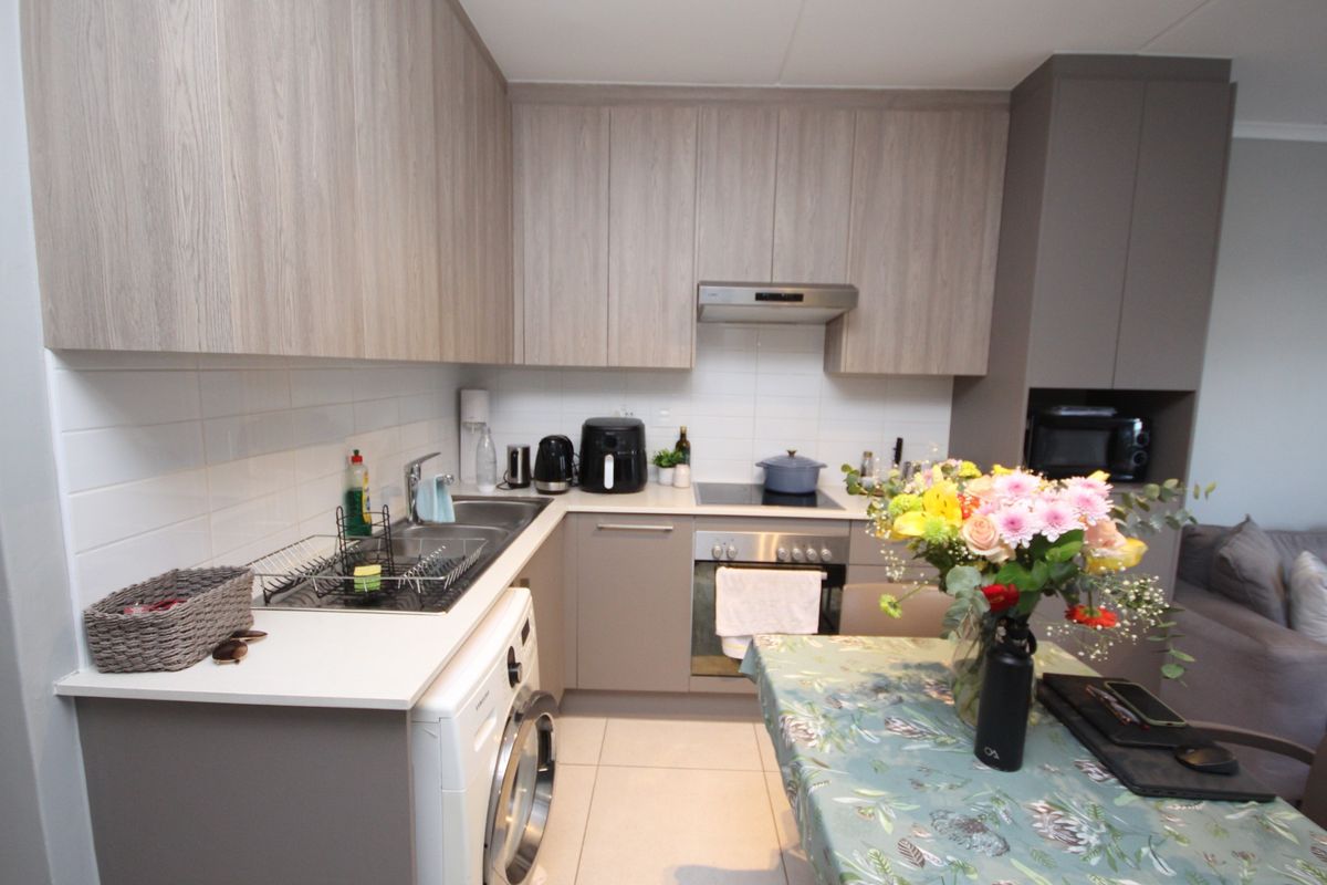 Ground Floor Apartment - Pet Friendly - Sonstraal Heights - Photo 3