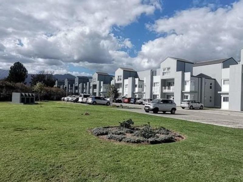 2 Bedroom Apartment For Sale in Paarl South, Paarl - Photo 5