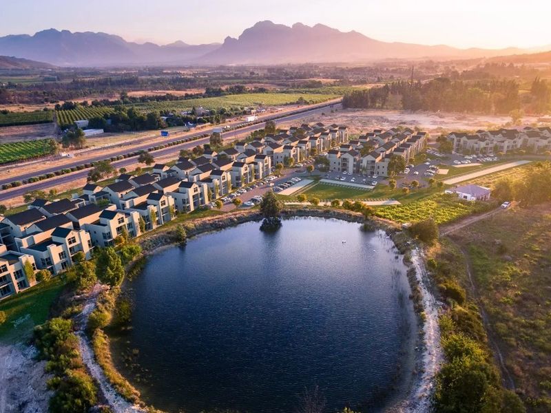 2 Bedroom Apartment For Sale in Paarl South, Paarl - Photo 8