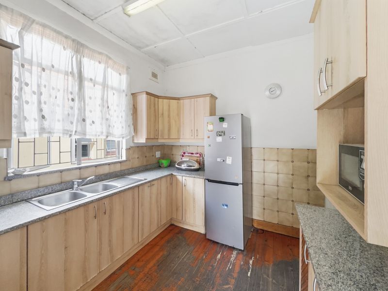 5-bed, 3.5 Bath House For Sale in Umbilo, Durban. Great Investment Property - Photo 9