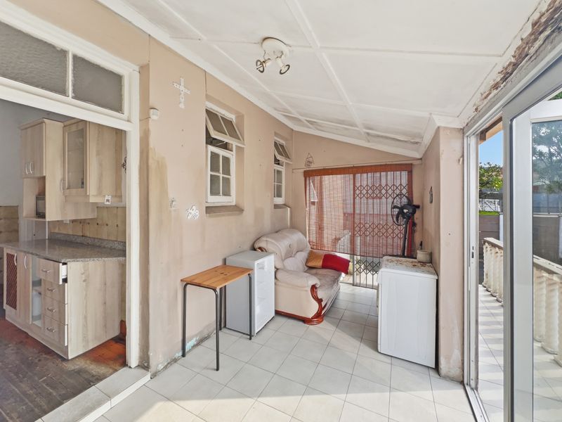 5-bed, 3.5 Bath House For Sale in Umbilo, Durban. Great Investment Property - Photo 8