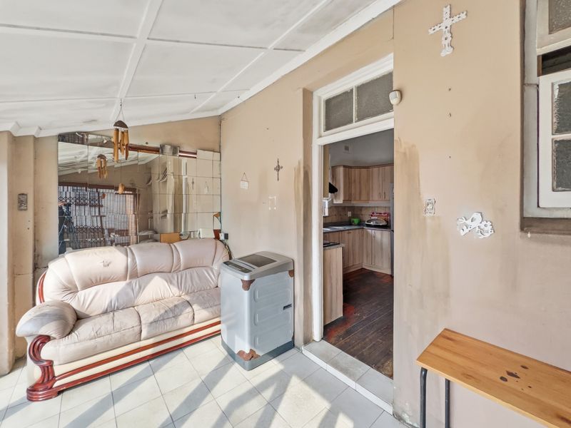 5-bed, 3.5 Bath House For Sale in Umbilo, Durban. Great Investment Property - Photo 7