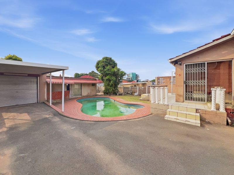 5-bed, 3.5 Bath House For Sale in Umbilo, Durban. Great Investment Property - Photo 4
