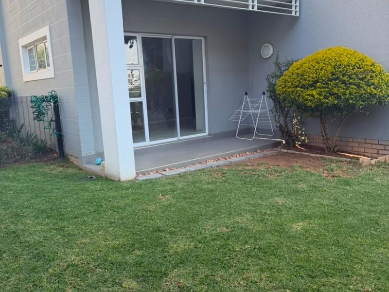 One ( 1) Bedroom Ground Floor Apartment for Rental - Photo 5