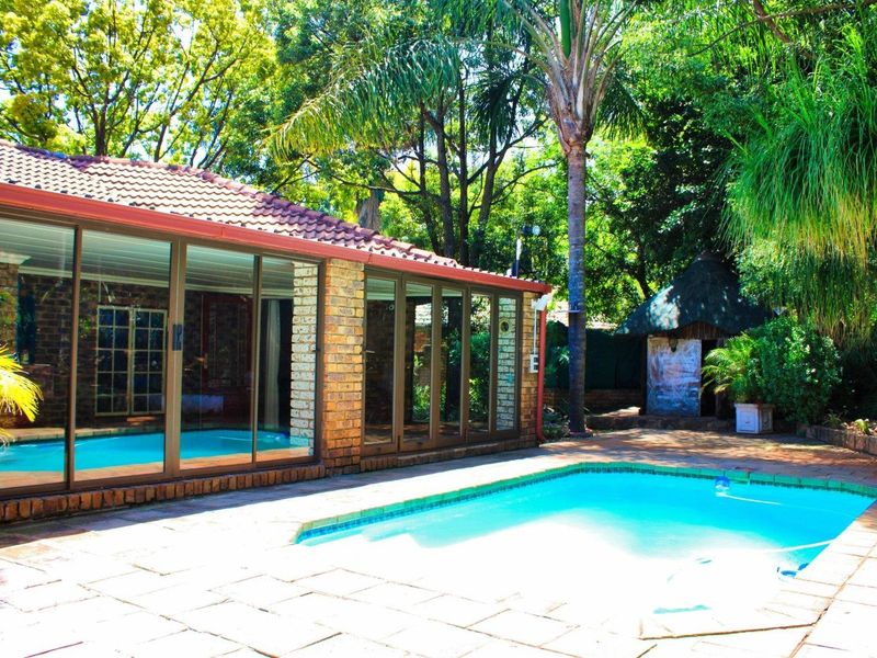 House For Sale in Faerie Glen, Pretoria - Photo 1