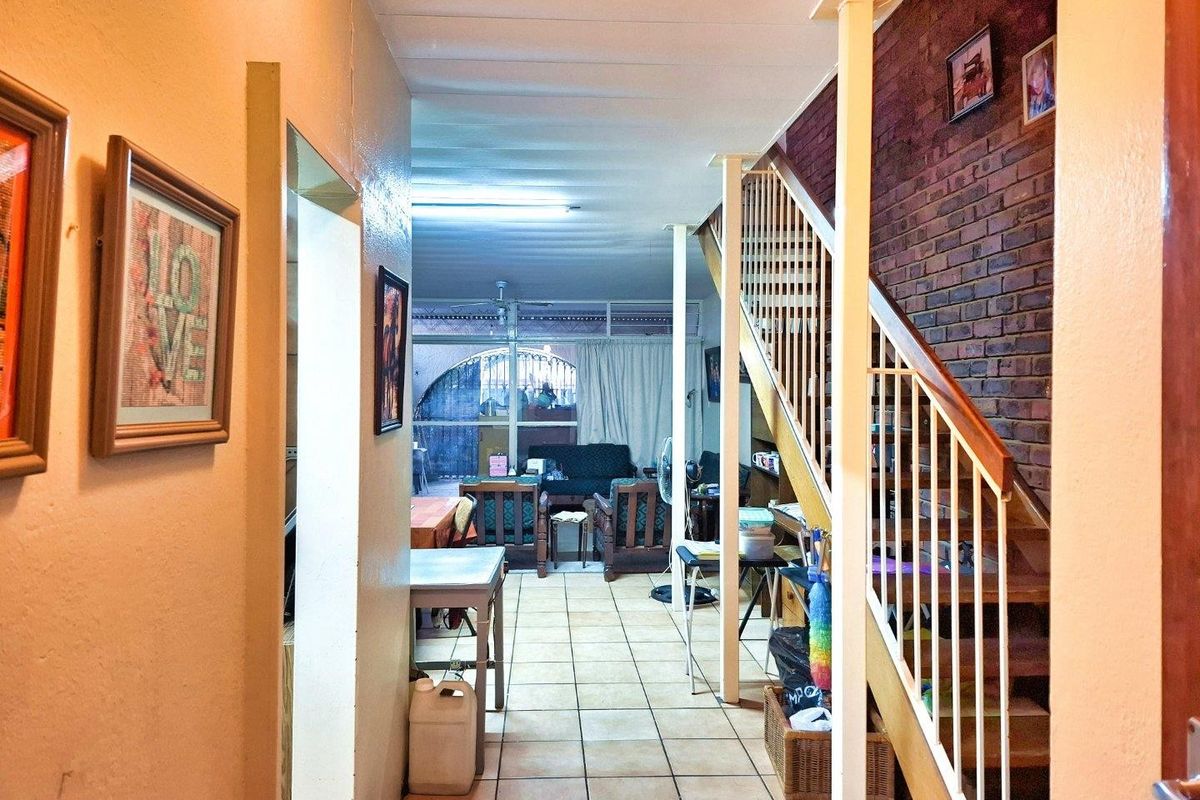 Apartment For Sale in Sinoville, Pretoria - Photo 3